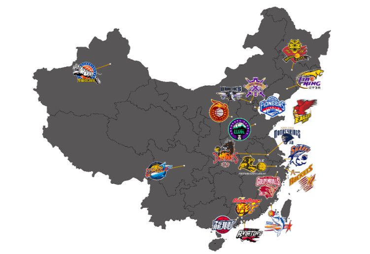 况且你还有八个，哦不，九个孙子孙女，你要是不振作起来，他们以后可怎么办……梅玉珍听到这话，忽然一下回过神来，喃喃道：是的……我得赚钱……还得赚更多的钱……要是能赚到足够多的钱，就移民到东南亚去，再一步步把儿孙都接过去……说着，她慌忙站起身来，催促道：上车，赶紧上车。